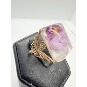 Vintage Gold-Filled Wire Wrapped Ring Size 5‎ Resin Encased Orchid Flower 1970s